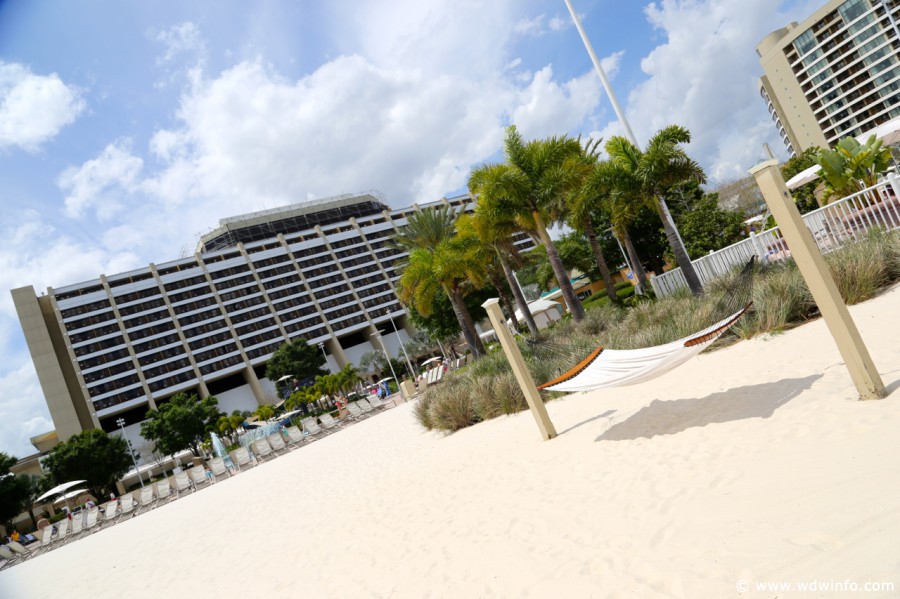 Contemporary-Resort-Pools-025