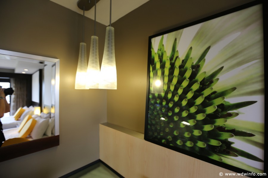 Contemporary-Resort-Room-013