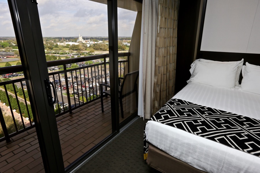 Contemporary-resort-tower-room-10