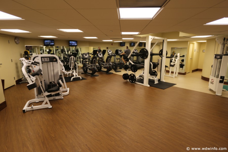 Contemporaty-Resort-Fitness-Center-003