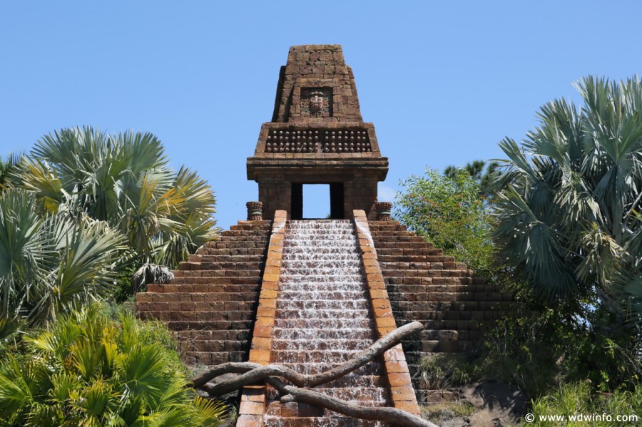 Coronado-Springs-Pools-016