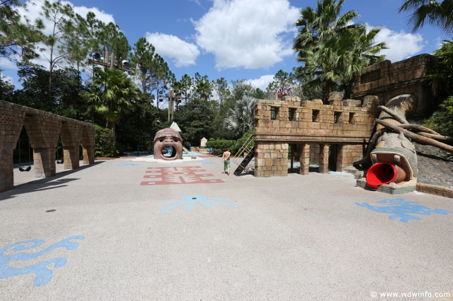 Coronado-Springs-Pools-039