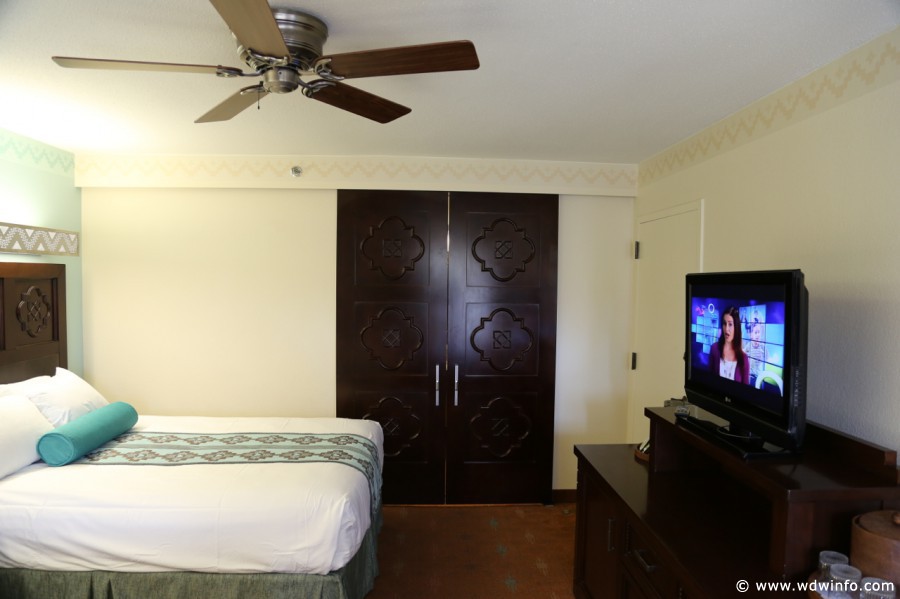 Coronado-Springs-Room-015