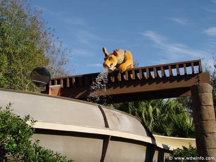 Coronado_Springs_Resort_Pool_08