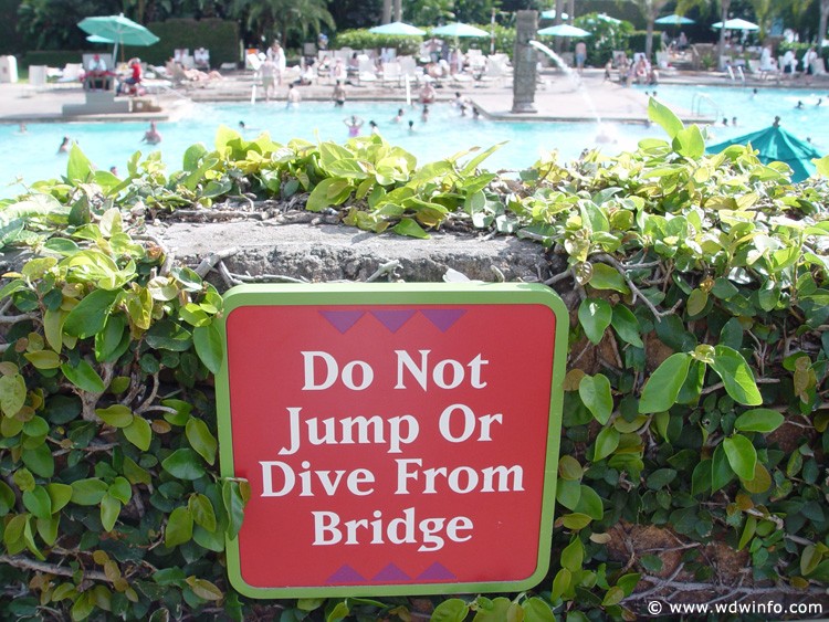 Coronado_Springs_Resort_Pool_10
