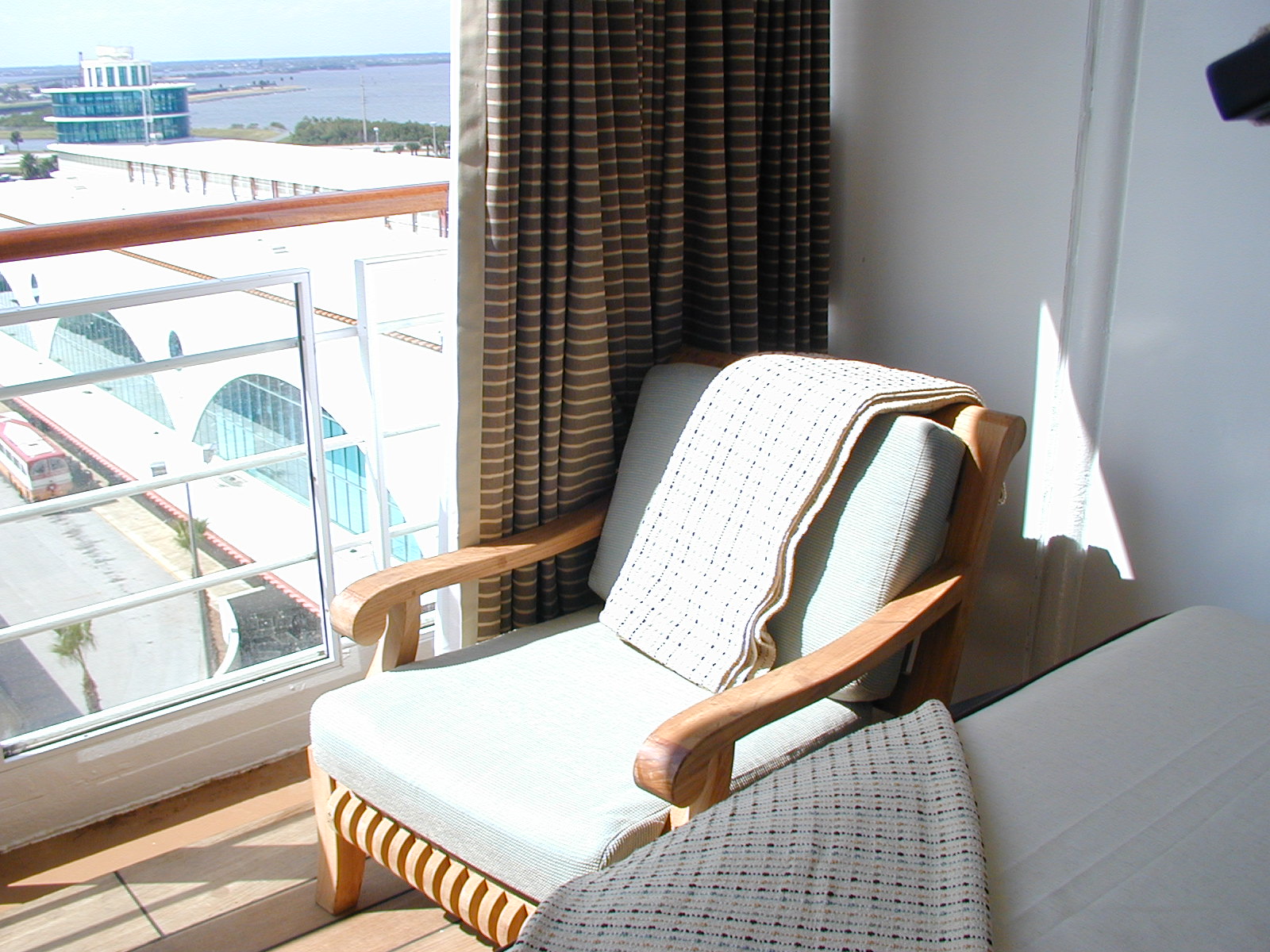 couples villa chair