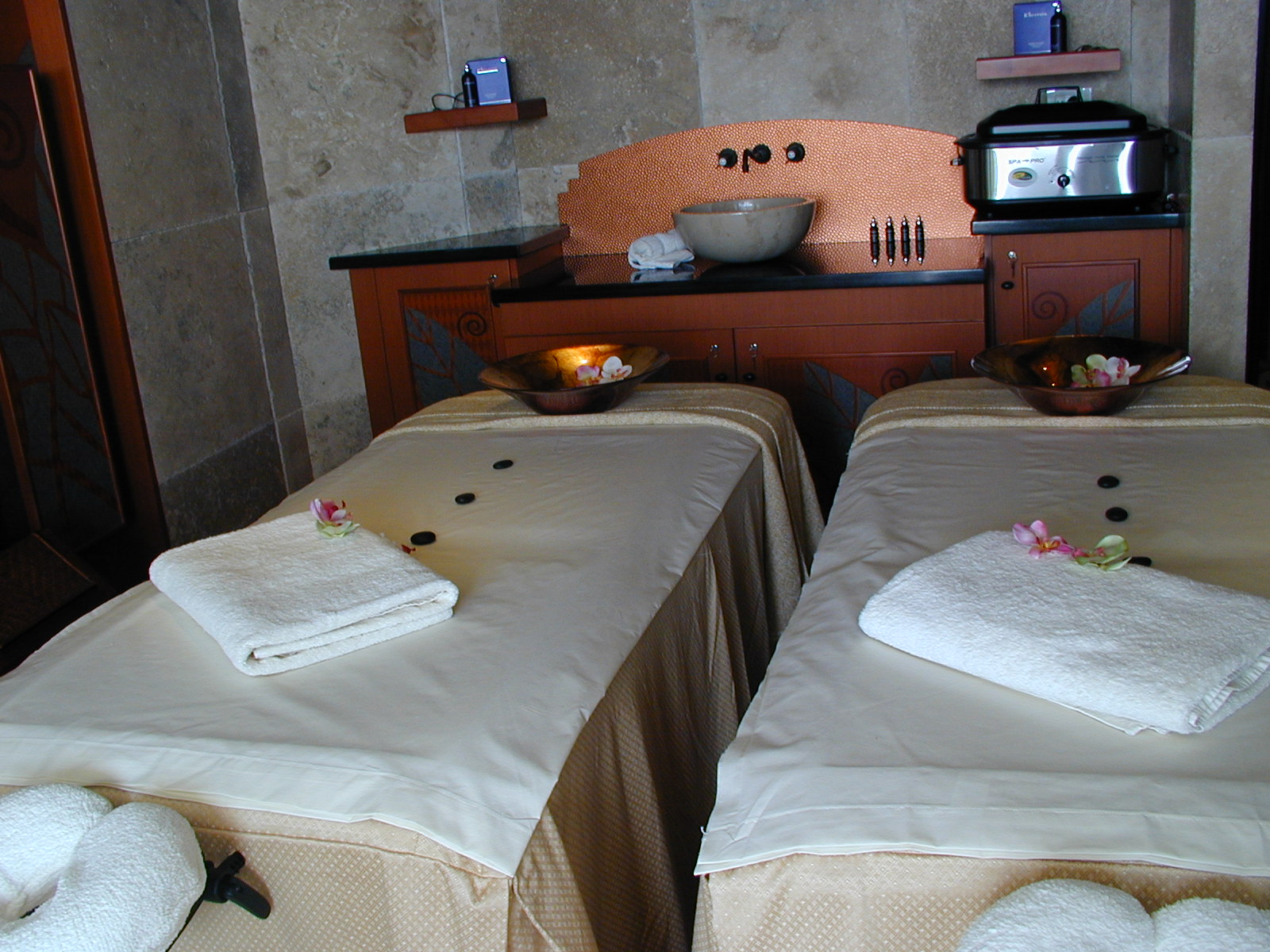 couples villa treatment room