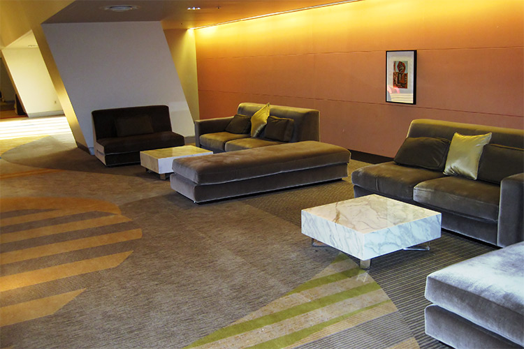 CR Lounge area
