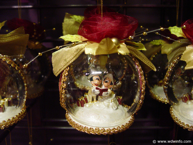Days_of_Christmas_Store_007