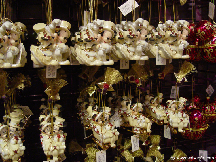 Days_of_Christmas_Store_008