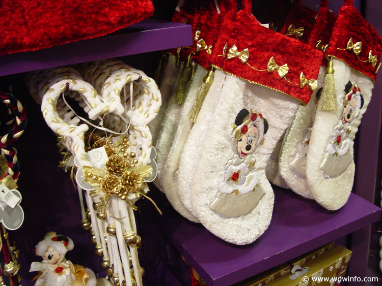 Days_of_Christmas_Store_011