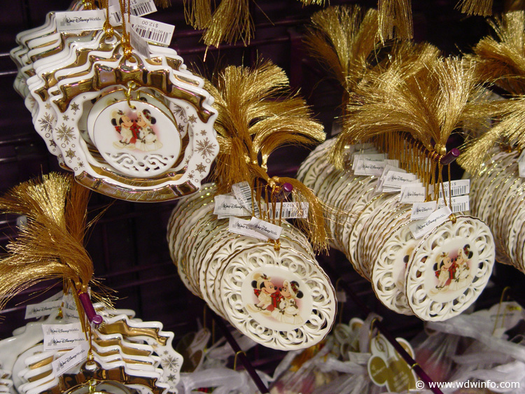 Days_of_Christmas_Store_012