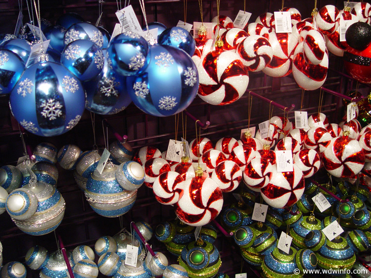 Days_of_Christmas_Store_024