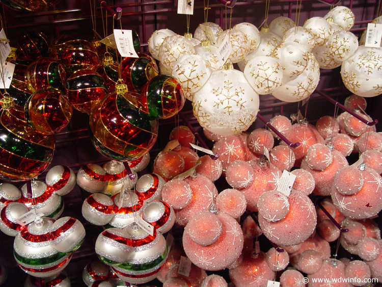 Days_of_Christmas_Store_025