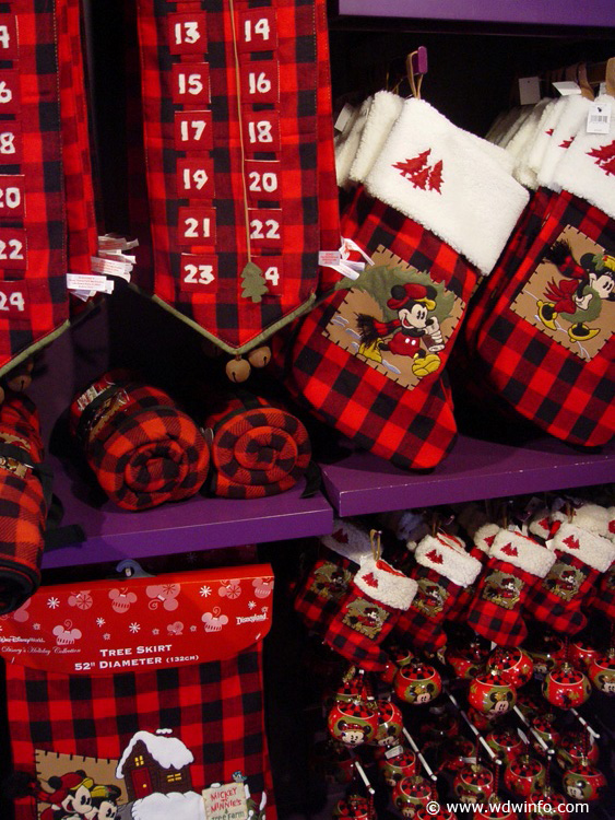 Days_of_Christmas_Store_043