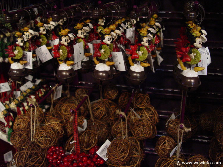 Days_of_Christmas_Store_051