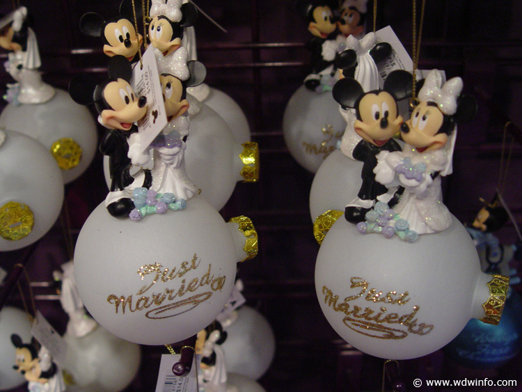 Days_of_Christmas_Store_053