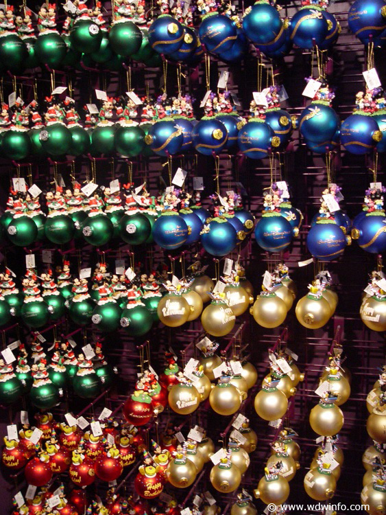 Days_of_Christmas_Store_055