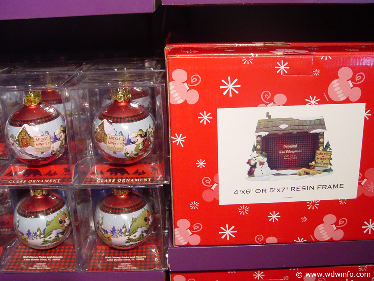 Days_of_Christmas_Store_057