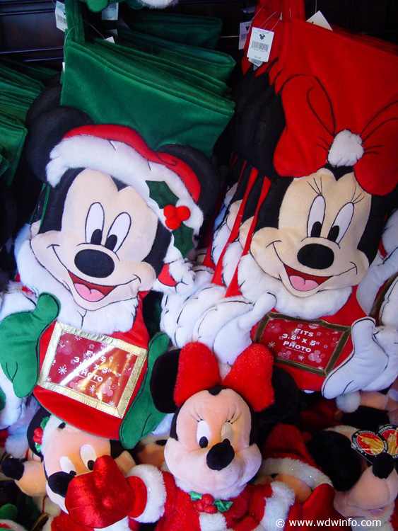 Days_of_Christmas_Store_068
