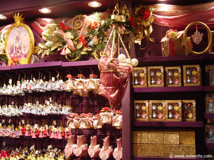 Days_of_Christmas_Store_084