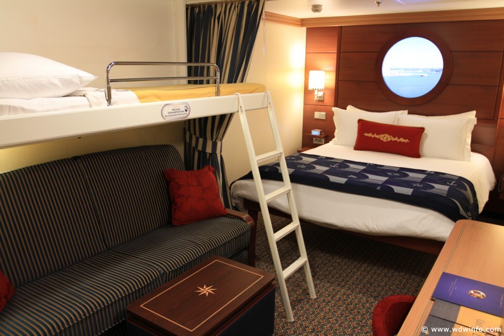 Deluxe-Inside-Stateroom_10_-07