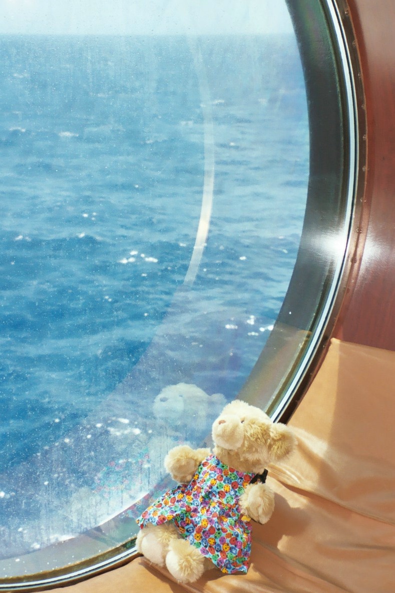 Dio at the porthole