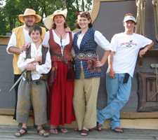 DIS_Pirate_Family