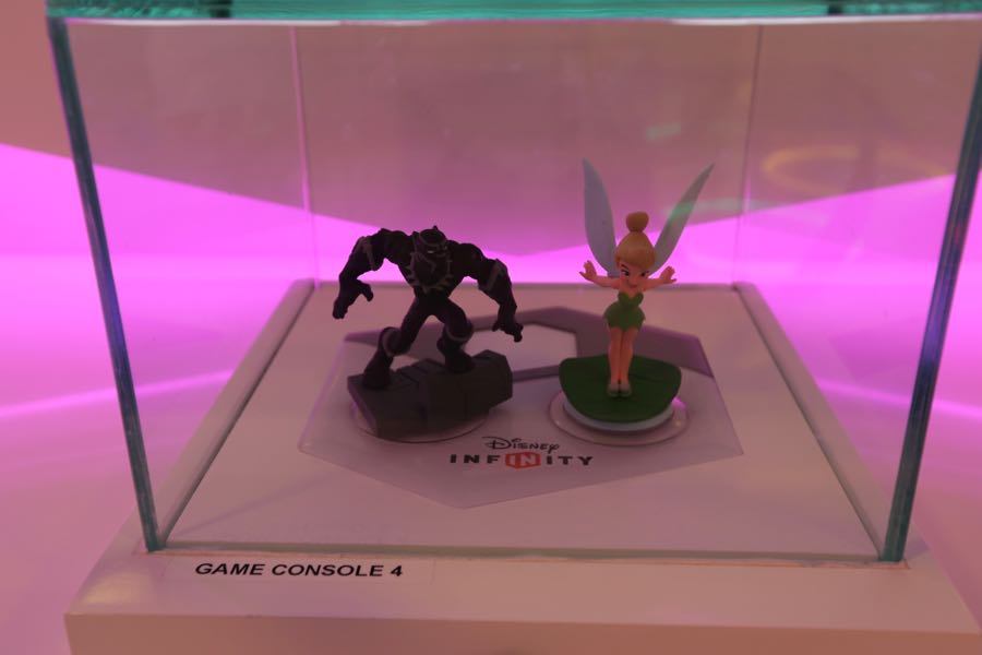 Disney-Infinity-Game-Room-010