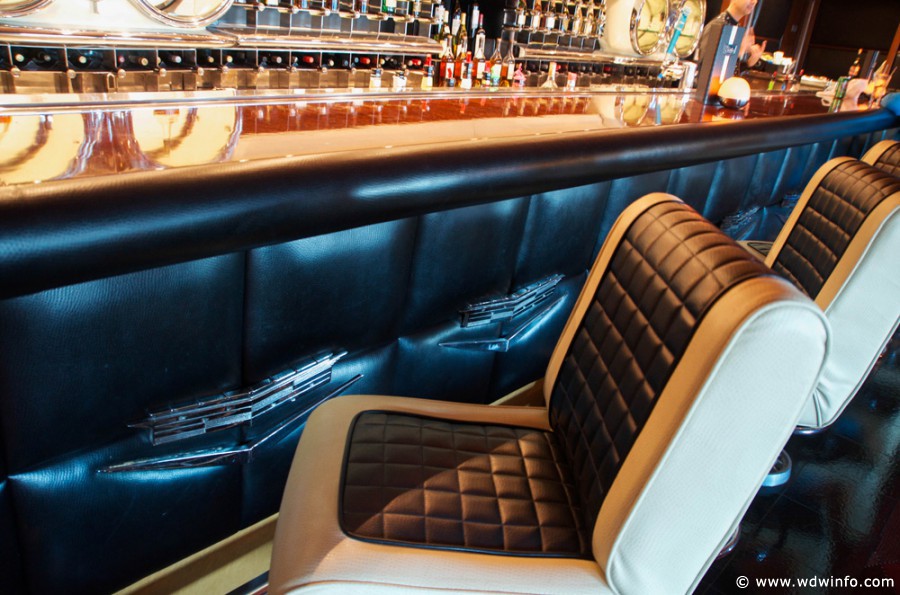 Disney-Wonder-Cadillac-Lounge-005