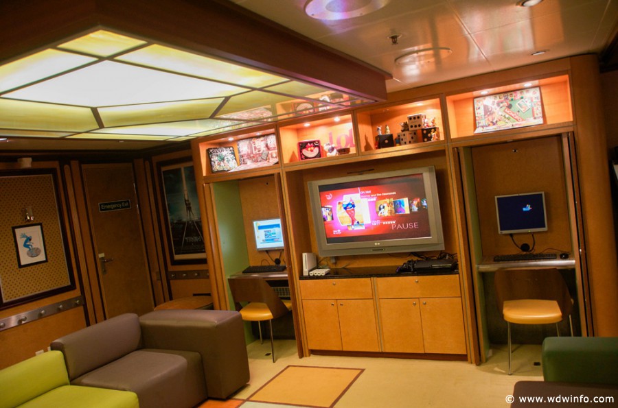 Disney-Wonder-Edge-003