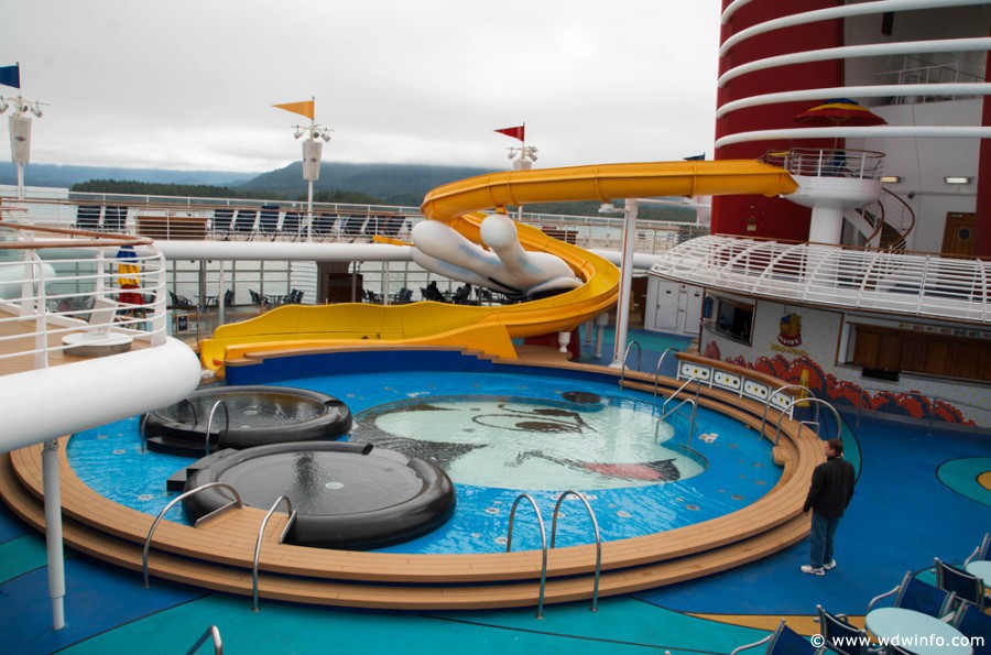 Disney-Wonder-Pool-Area-001