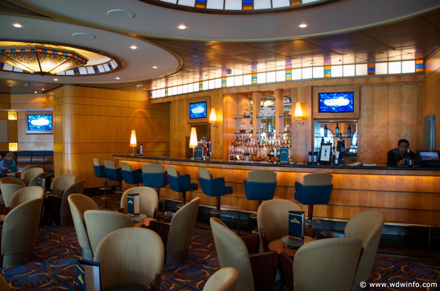 Disney-Wonder-Promenade-Lounge-002