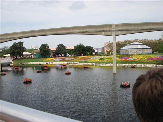 Disney3-07e_001_Small_