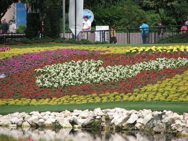Disney3-07e_002_Small_