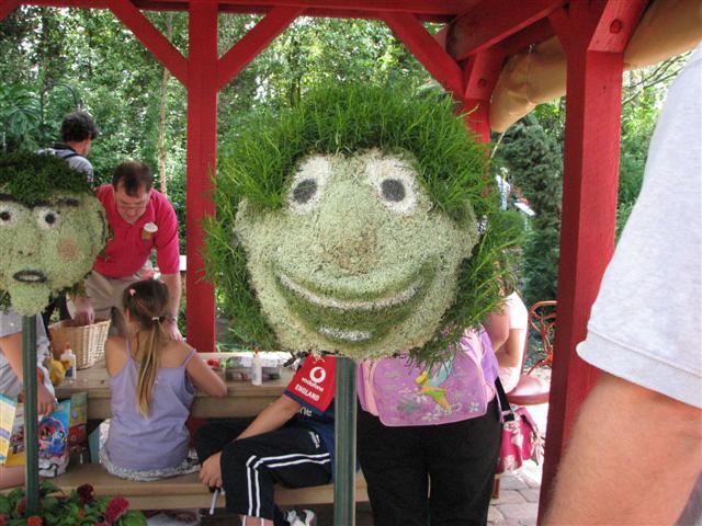 Disney3-07e_028_Small_