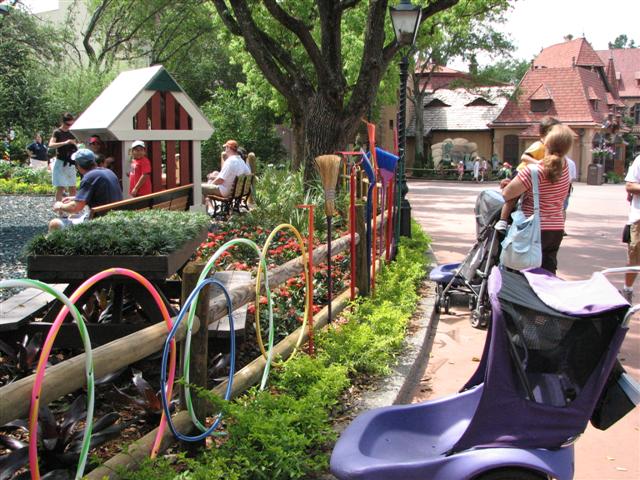Disney3-07e_042_Small_