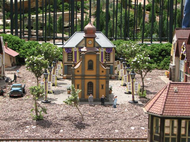 Disney3-07e_057_Small_
