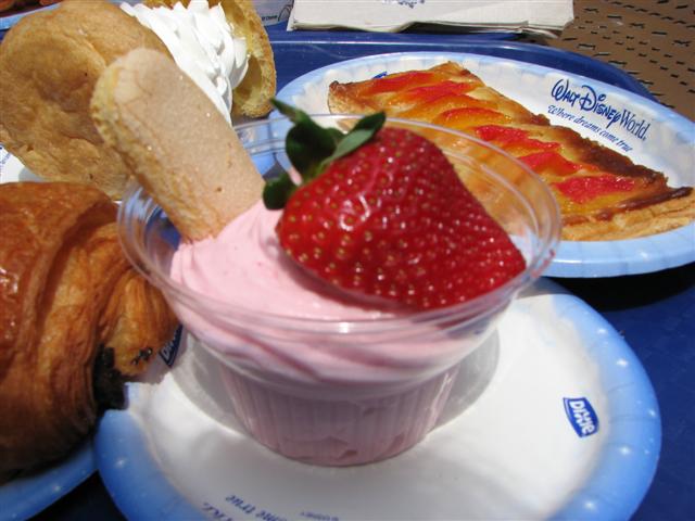 Disney3-07e_079_Small_