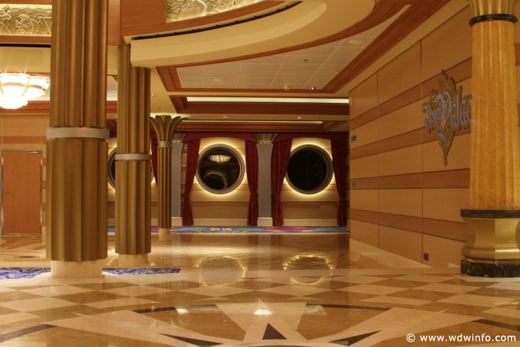 Disney_Dream_Cruise_Ship_017
