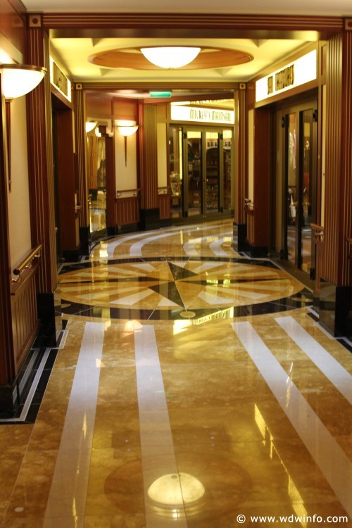 Disney_Dream_Cruise_Ship_023