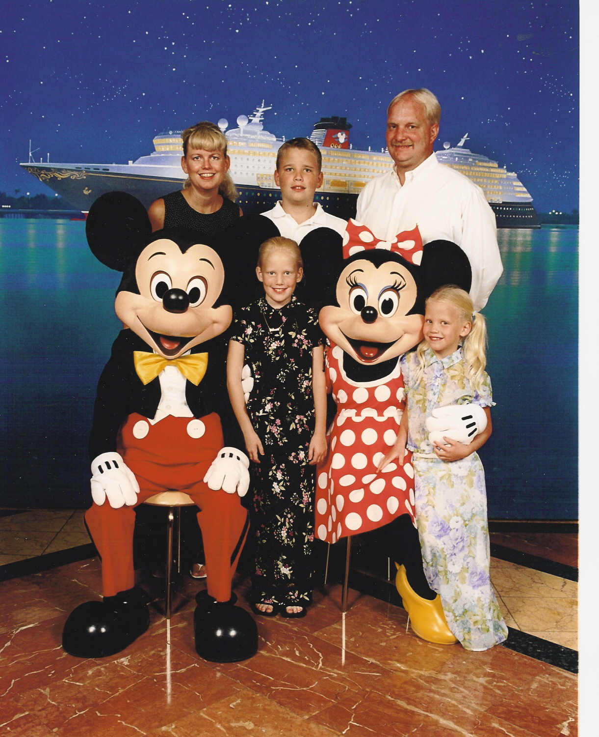 Disney_Family