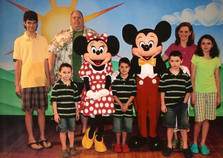 Disney_Family_Picture_001b
