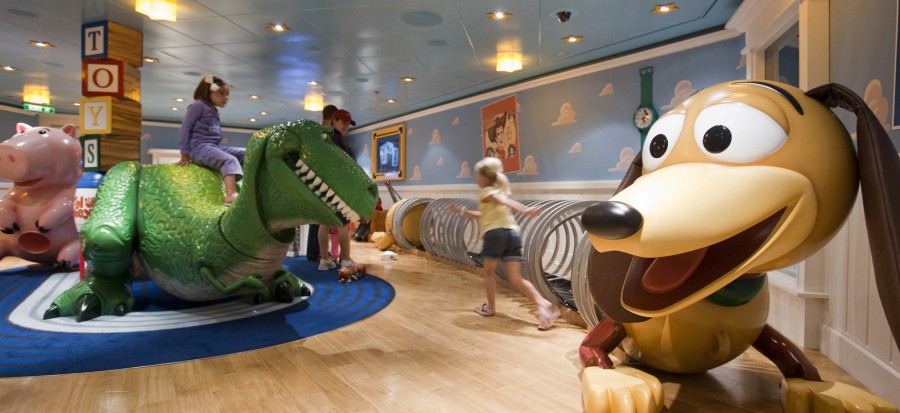 Disney_Fantasy_01