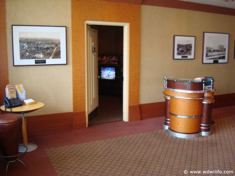 Disney_Hollywood_Studios_Baby_Care_Center_09