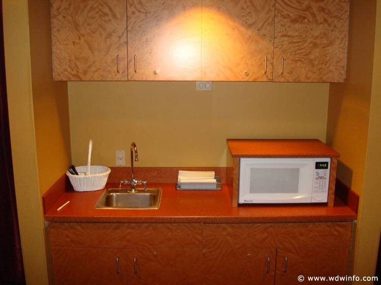 Disney_Hollywood_Studios_Baby_Care_Center_12