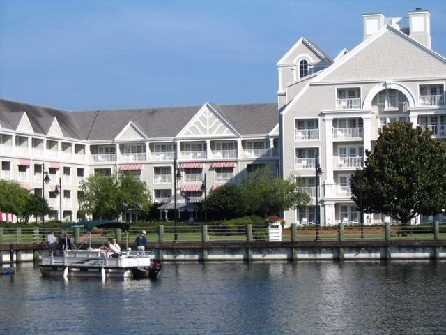 Disney_Yacht_Club