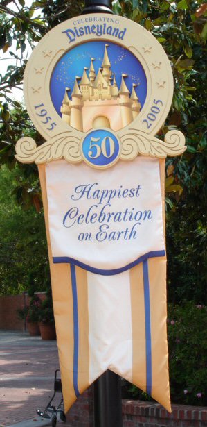 Disneyand banner