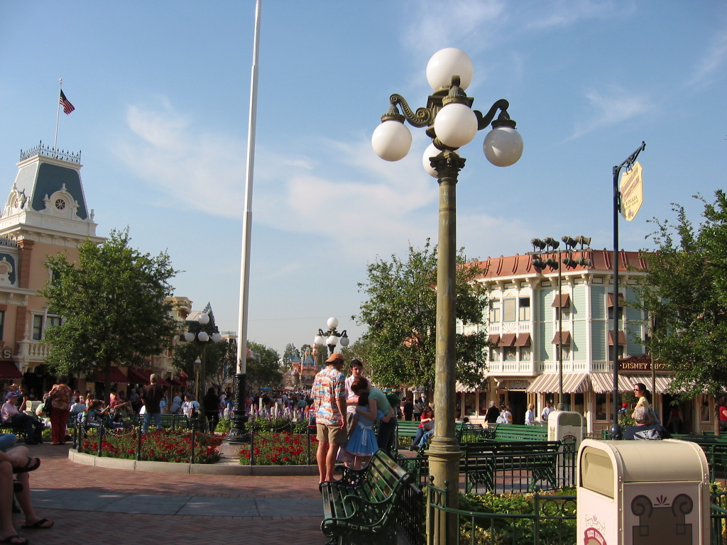 Disneyland 4-16-05
