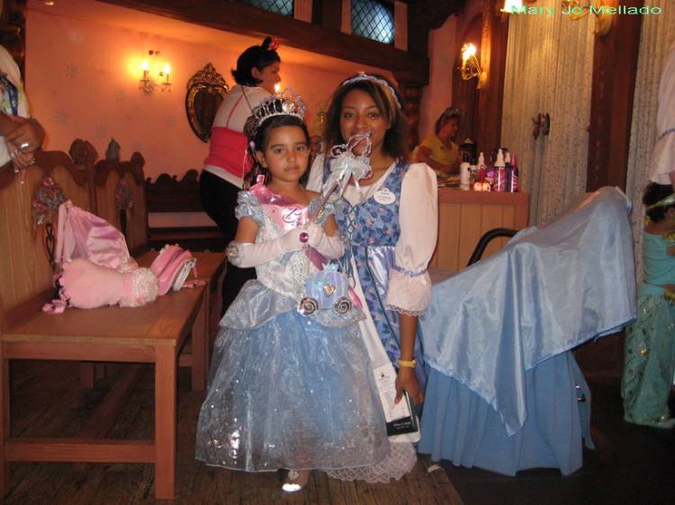 Disneyland Bibbity Bobbity Boutique